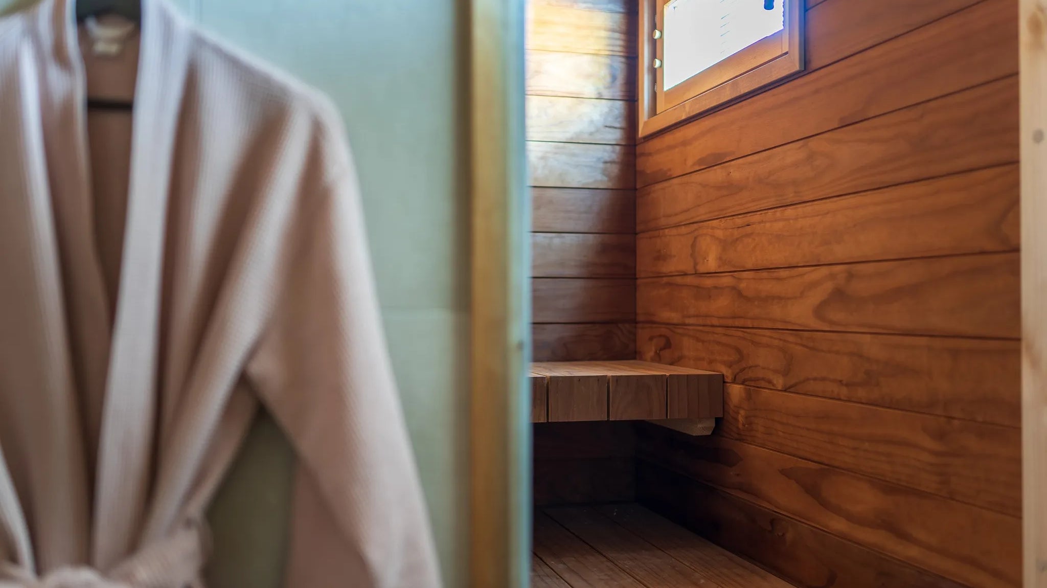 Monikäyttöisiä tiloja ja luonnonläheisyyttä: Näin sisustetaan vuonna 2025